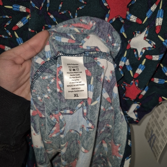 LuLaRoe Stars & Fireworks Patterned Irma Tunic Size XL - Picture 5 of 9